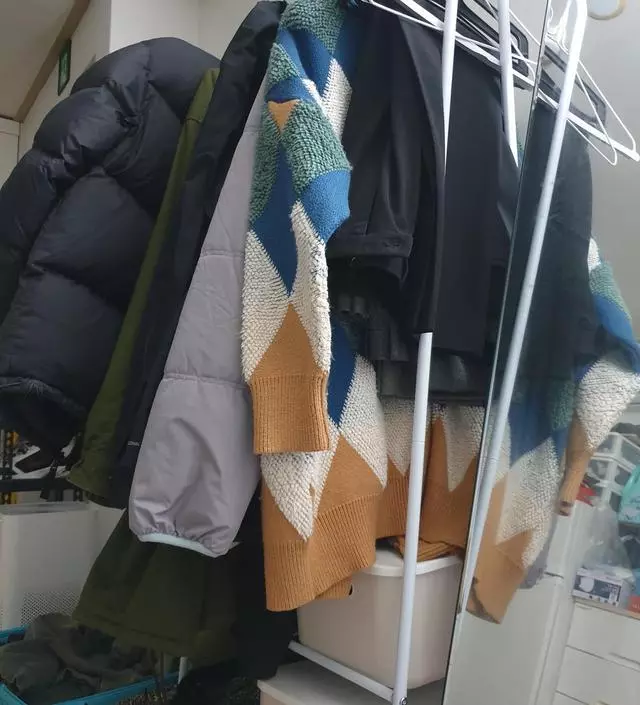 [네이버브랜드스토어 리뷰] 옷이 많아서 구매했는데 아주 잘 쓰고 있습니다.