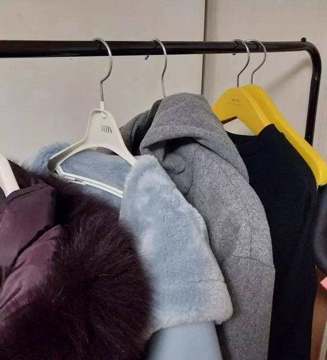 [네이버브랜드스토어 리뷰] 생각보다튼튼하고 옷을많을걸수있을꺼같아요