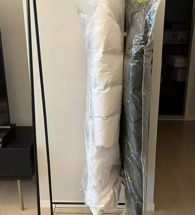 [네이버브랜드스토어 리뷰] 사이즈보고 구매했어요 생각보단 패딩이 더 걸리네요 간단히 쓰기 좋습니다