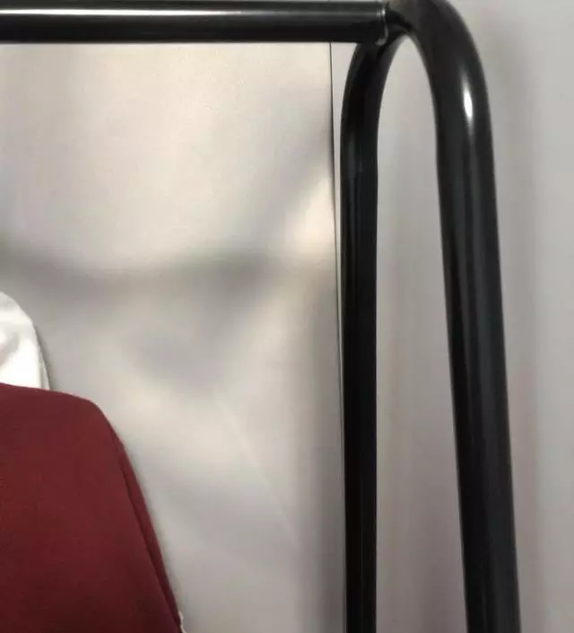 [네이버브랜드스토어 리뷰] 나사하나랑 구멍하나가 안맞아 생쇼를했네요 .. 억지로 맞춰 사용중입니다