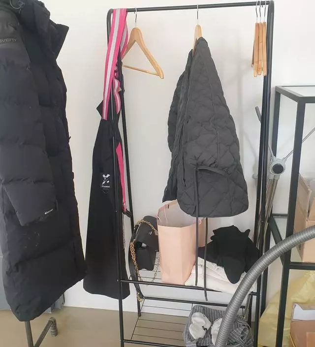 [네이버브랜드스토어 리뷰] 배송이 빠르고 문의하면 빠른 답변 좋았습니다. 기스가 있어서 좀 슬펐지만 뭐 어쩔수없