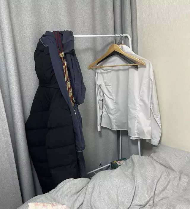 [네이버브랜드스토어 리뷰] 아이 방이 좁아서 옷 둘 데가 없어서 구매했는데 좁은 집에 딱이네요. 봉 하나가 불량이