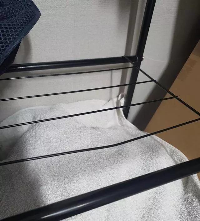 [네이버브랜드스토어 리뷰] 약해요.선반이 휘어져왔어요
