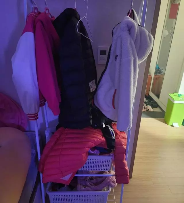 [네이버브랜드스토어 리뷰] 아주 튼튼하다고는 할수 없지만 가격대비 좋다고 생각해요~ 잘 사용중이에요~~