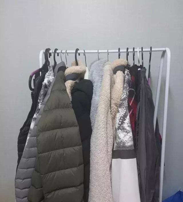 [네이버브랜드스토어 리뷰] 겨울옷이 여기저기 있어서 지져분했는데 아이들옷만 걸어두니 딱이예요