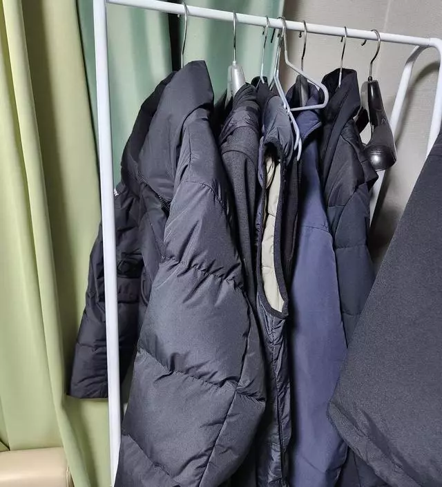 [네이버브랜드스토어 리뷰] 좁은 공간에서 사용하기 좋아요. 가격대비 만족합니다.