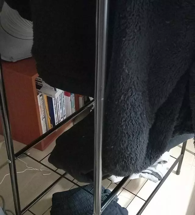 [네이버브랜드스토어 리뷰] 작은 방에 두고 사용하니  겨울옷 걸어두기 편리하고 수납도 깔끔하고 좋아요.