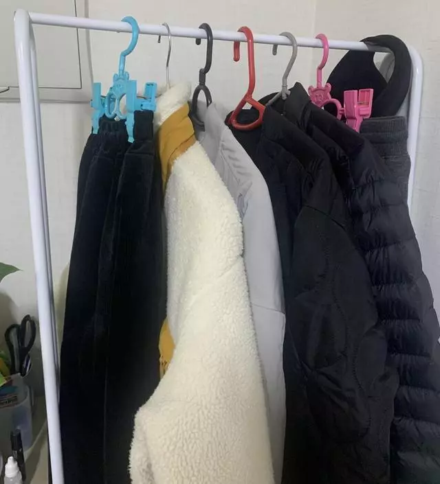 [네이버브랜드스토어 리뷰] 겨울에 간단한 외투 걸어놓기 너무 좋아요!