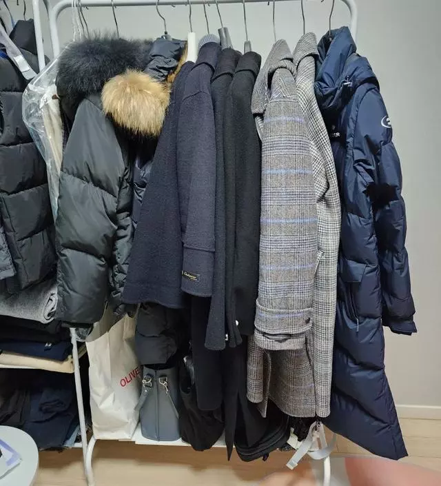 [네이버브랜드스토어 리뷰] 공간을 많이 차지하지 않으면서 수납도 너무 좋습니다.  겨울코트, 패딩도 넉넉하게 수