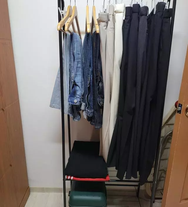 [네이버브랜드스토어 리뷰] 기존 있던 행거에 상의, 외투 걸고
