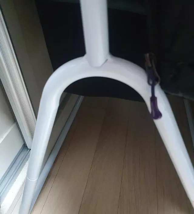 [네이버브랜드스토어 리뷰] 싸이즈는 좀 작으나 조립도 쉽고 겨울 패딩 5개정도는 충분히걸어요