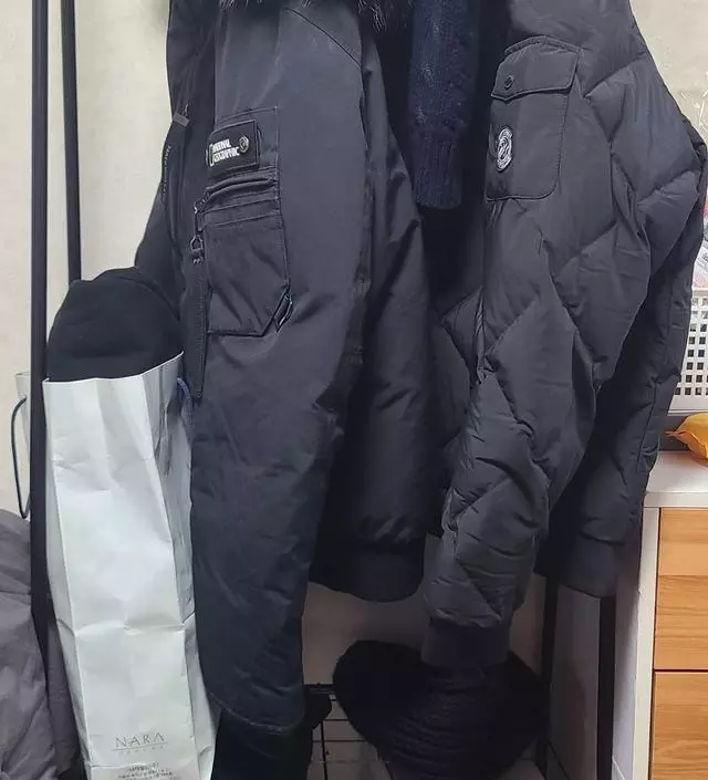 [네이버브랜드스토어 리뷰] 가격대비 견고한거 같아요.한번에 정리가 돼서 좋아요. 많이 무거운옷은 안걸어야 오래