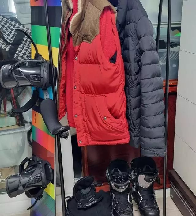 [네이버브랜드스토어 리뷰] 가격대비 만족합니다 아래선반 하나는 필요없어서 뺐어요 나름 정리가 되니 기분이 좋아