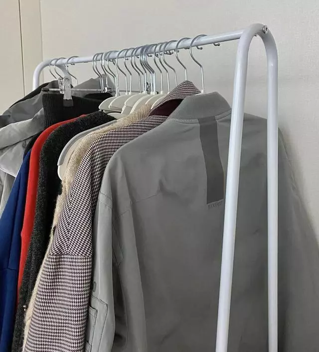 [네이버브랜드스토어 리뷰] 사이즈도 딱 좋고 깔끔해서 자주입는 옷 걸어놓는 용으로 쓰는데 너무 좋아요