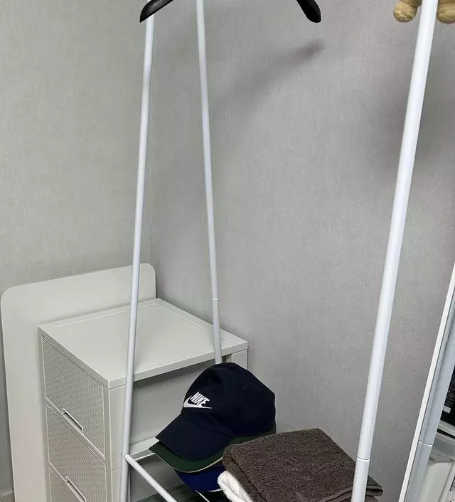 [네이버브랜드스토어 리뷰] 오늘 입은 옷, 다음 날 입을 옷 걸어둘 예정으로 구매했었는데 용도에 맞게 잘 사용하고