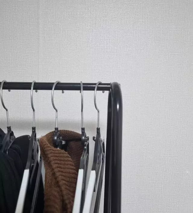 [네이버브랜드스토어 리뷰] 가격대비 나무 만족스럽게 사용중입니다 추천드려요!