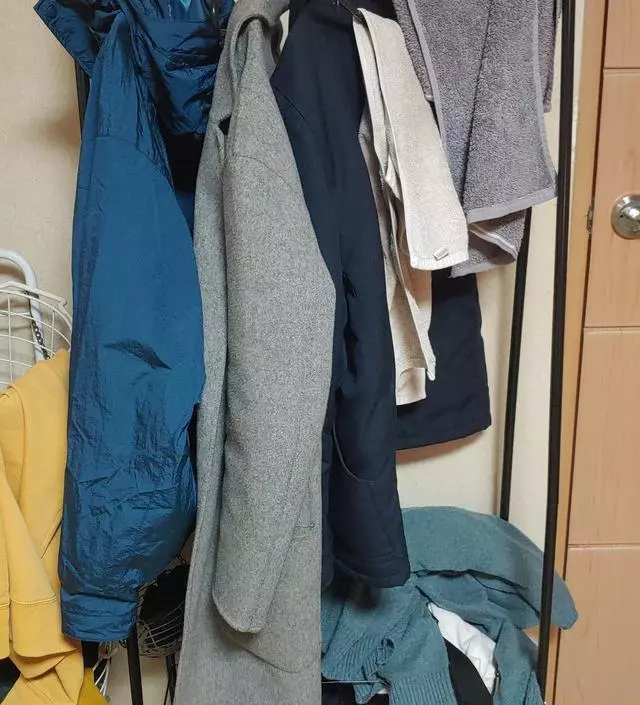 [네이버브랜드스토어 리뷰] 가격도 저렴하고 디자인 깔끔하고 아주 좋습니다. 외투나 한번 입고 빨리 아까운 옷들 