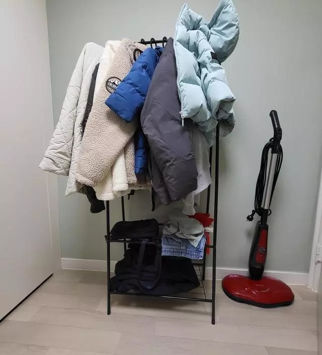 [네이버브랜드스토어 리뷰] 외투걸어놓으려고 샀는데 배송빠르고 설치 쉬웠어요