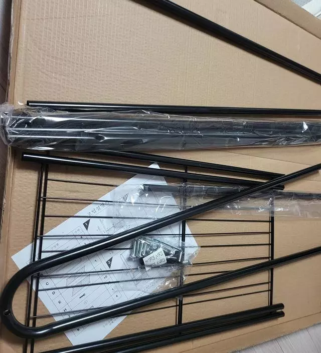 [네이버브랜드스토어 리뷰] 아들 방에 사줬는데 제품 상태도 좋고 좁은 곳에 유용하게 쓸 수 있어서 좋습니다. 가격