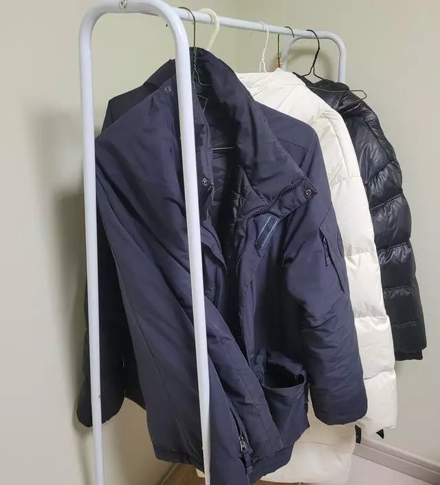 [네이버브랜드스토어 리뷰] 바닥이약간반듯하지않은거같아요..생각보다작네요.ㅠ