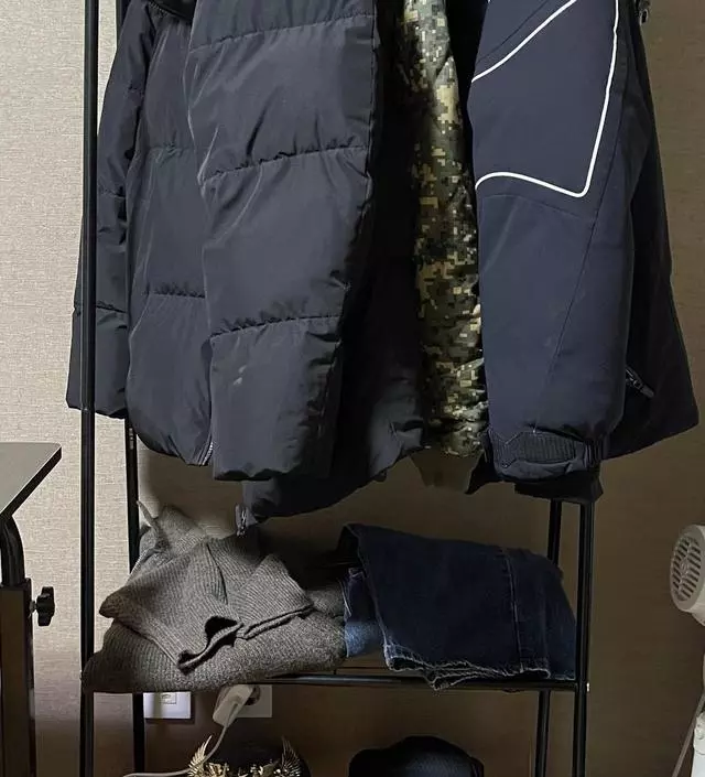 [네이버브랜드스토어 리뷰] 조립하긴 좀 힘들었지만 저렴한 가격에 견고하고 좋습니다