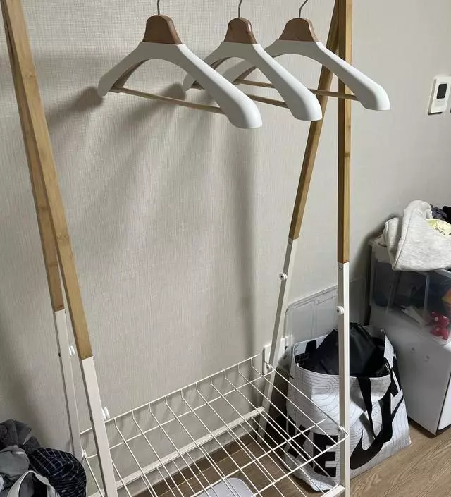 [네이버브랜드스토어 리뷰] 깔끔하니 방안에 잘 어울립니다.