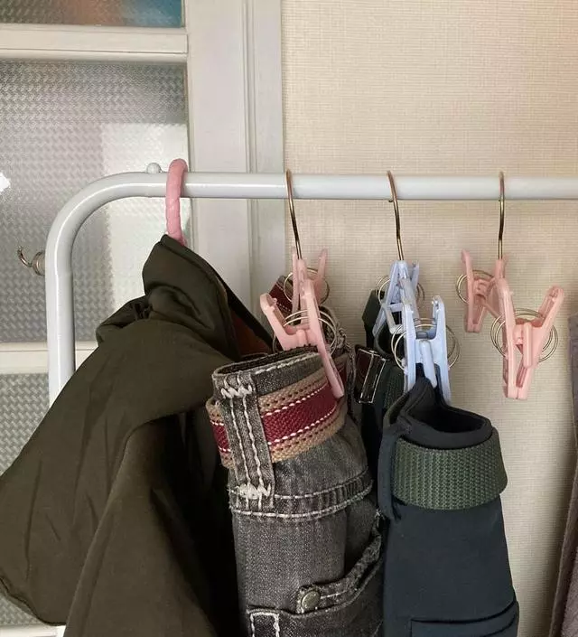 [네이버브랜드스토어 리뷰] 잡다한 플라스틱 부분이 없이 분체도장 프레임만으로 만들어져 있어서 상당히 깔끔합니