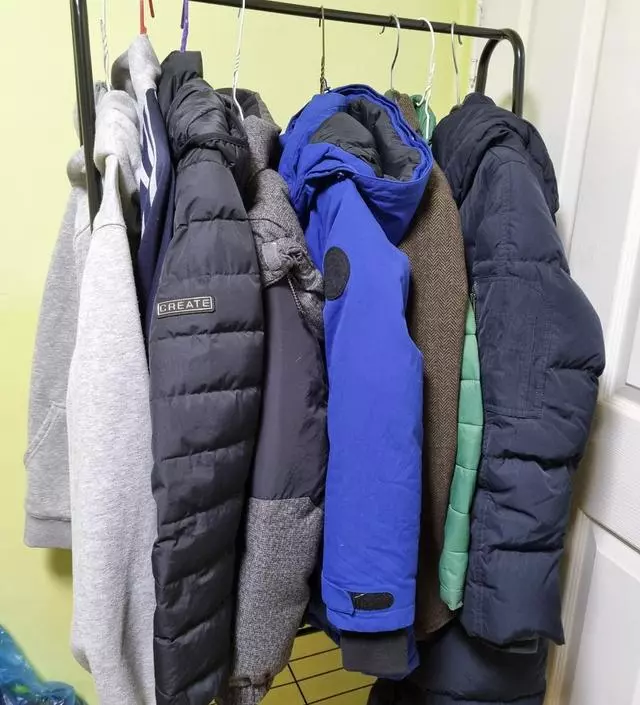 [네이버브랜드스토어 리뷰] 아들 방에 옷 걸이랑 같이 놓았는데요
