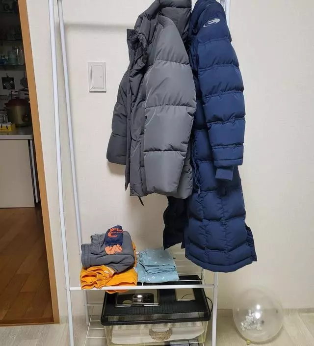 [네이버브랜드스토어 리뷰] 여자혼자 설명서보고 조립했어요. 흰색이라 깔끔하고 초등아이방에 겉옷걸이 용도여서 