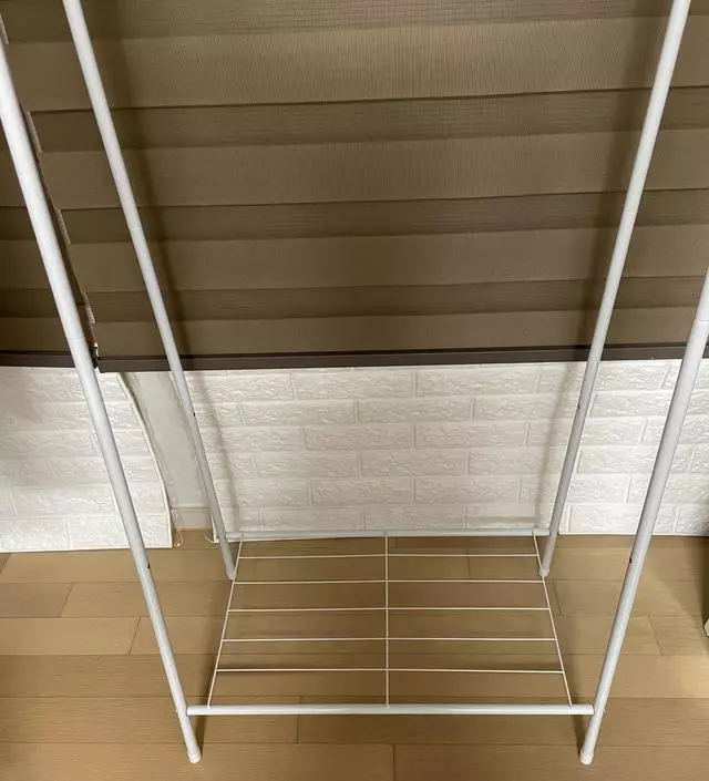 [네이버브랜드스토어 리뷰] 생각보다 높아요 바지나 코트 등 긴 거 걸려고 선반은 하나만 했는데 그래도 잘 서있네