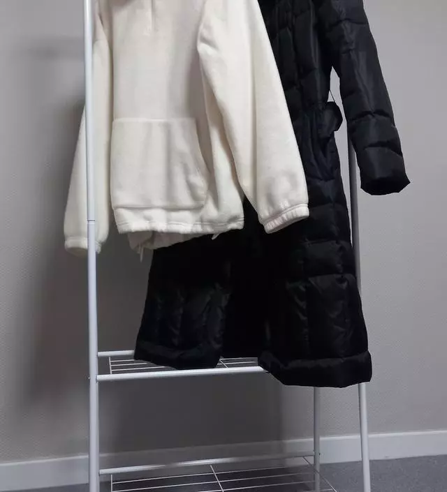 [네이버브랜드스토어 리뷰] 기다렸다 받았는데 만족합니다. 
