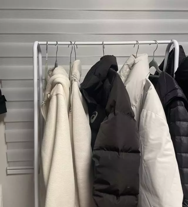 [네이버브랜드스토어 리뷰] 자주입는 옷걸려고 샀는데 잘 사용중이요