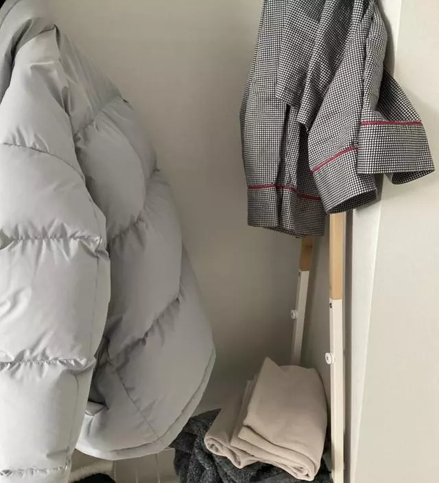 [네이버브랜드스토어 리뷰] 자주 입고나가는 옷, 잠옷을 걸어놓고 편하게 쓰고 있어요
