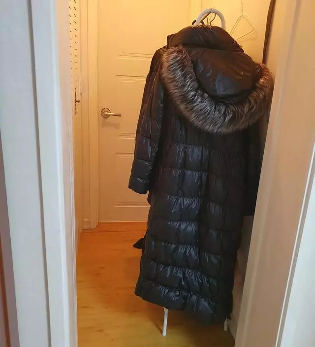 [네이버브랜드스토어 리뷰] 조립은 30분내외걸렸고 은근 튼튼하고 폭은 좁고 높인 충분해 하프까지는 안쪽에 걸리고