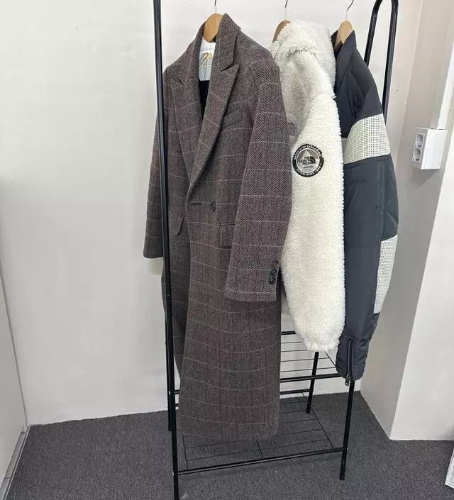 [네이버브랜드스토어 리뷰] 생각한 그대로 배송은 느렸지만 조립 쉬움 긴 코드는 아래가 구겨짐 ㅠㅜ