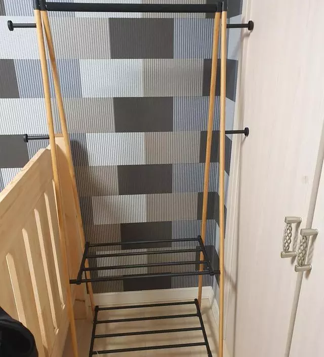 [네이버브랜드스토어 리뷰] 침대사이 공간에 딱 맞게 들어가요. 조립도 쉬워서 더 맘에 들어요.