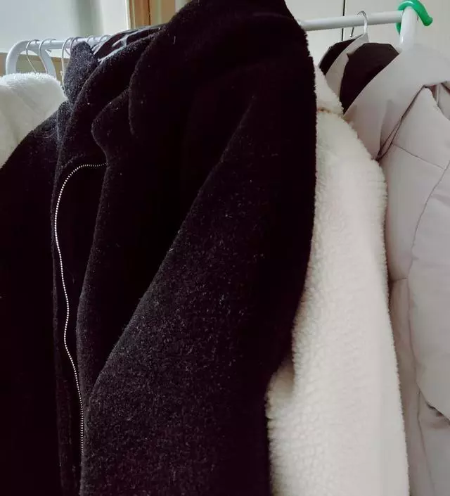 [네이버브랜드스토어 리뷰] 옷 정리가 잘 되었어요
