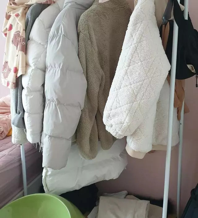 [네이버브랜드스토어 리뷰] 딸아이방에 외투걸려고 주문했는데 사이즈도 적당히 좋고 조립도 그닥어럽지않게 설치했