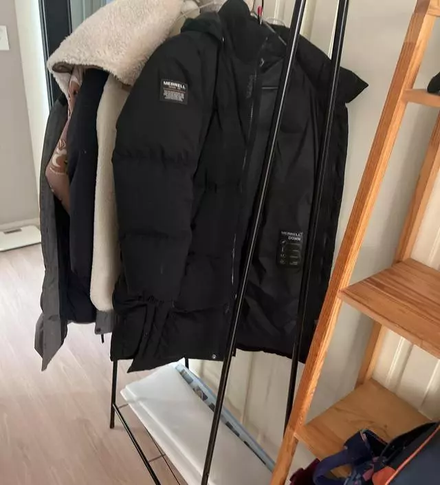 [네이버브랜드스토어 리뷰] 가벼워서 움직이긴 한데 겨울패딩걸기 딱좋아요