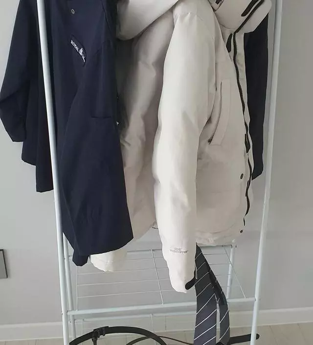 [네이버브랜드스토어 리뷰] 견고하고 너무 좋아요.작아서 공간도 많이 남아요ㅎ