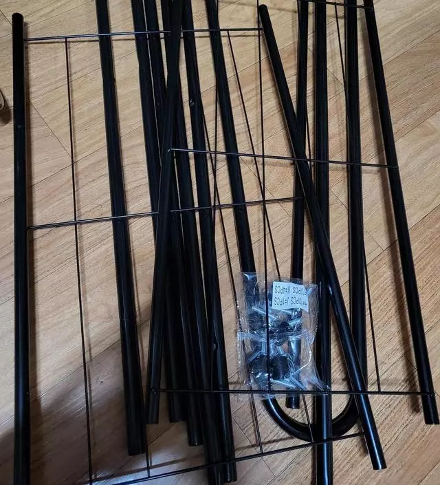 [네이버브랜드스토어 리뷰] 조립후 좀 뒤뚱거리네요 입었던옷 정리하기엔 괜찮은거 같아요