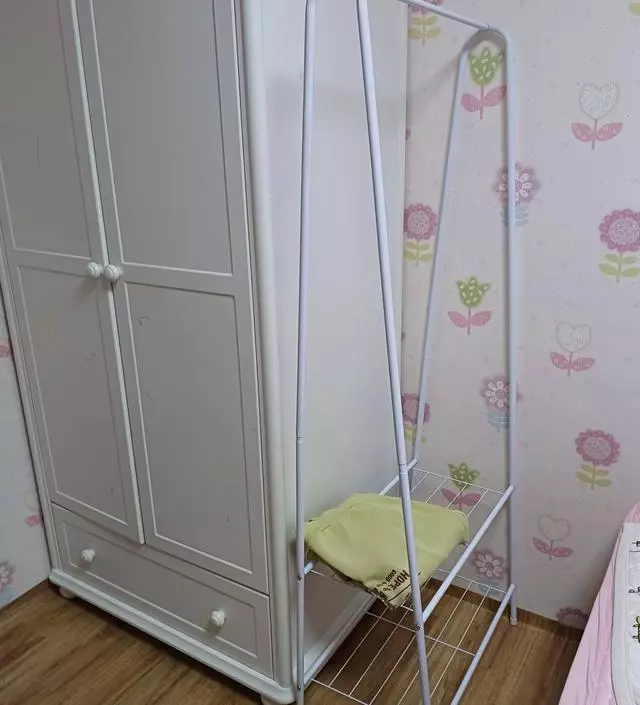 [네이버브랜드스토어 리뷰] 아이방에 옷정리가 잘 안 되어서 주문했어요 원하는 사이즈이고 선반도 2개 있어서 좋네