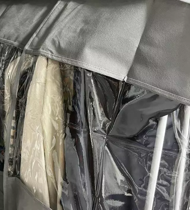 [네이버브랜드스토어 리뷰] 겉옷 여러개 걸어도 튼튼하고, 원룸에 두기 딱 좋습니다. 다이소 행거커버 걸었더니 비