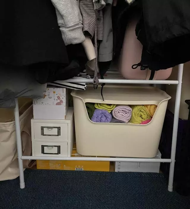 [네이버브랜드스토어 리뷰] 위에는 행거로 쓰고 밑에는 수납공간이 있어서 좋아요