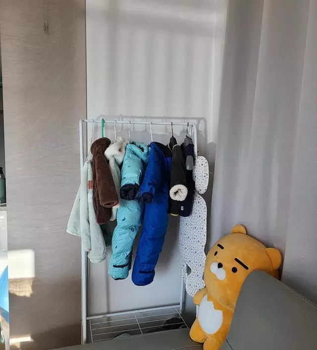 [네이버브랜드스토어 리뷰] 자투리공간에 아기옷 걸으려고 주문했는데 사이즈랑 딱 맞아요