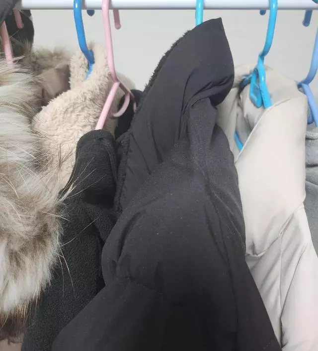 [네이버브랜드스토어 리뷰] 너무 잘 쓰고 있어요!! 겨울 옷 꺼낼 때 항상 옷장에서 꺼내기 불편했는데 너무 좋아요