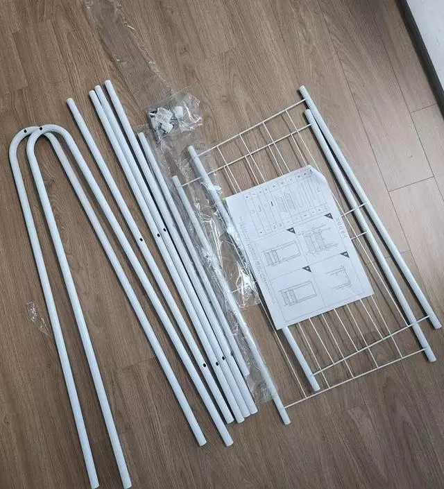 [네이버브랜드스토어 리뷰] 작은방에  옷 몇개 걸려고 구입했어요.
