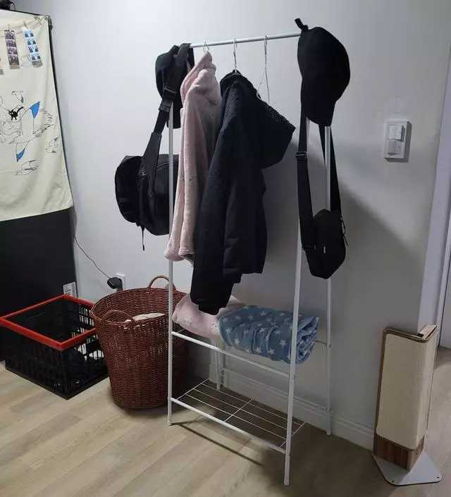 [네이버브랜드스토어 리뷰] 튼튼하지는 않은데 무난하고 이뻐요 조립하기도 쉽고 간편합니다