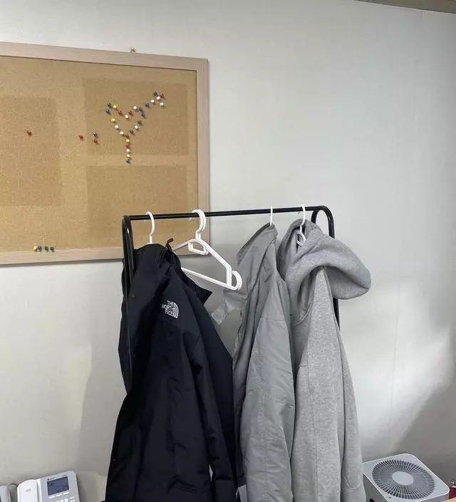 [네이버브랜드스토어 리뷰] 생각보다 튼튼하고 생각보다 가볍고 그렇다고 휘청거리진 않고 생각보다 기능에 충실합