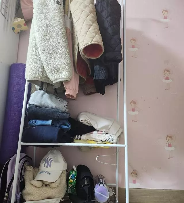 [네이버브랜드스토어 리뷰] 학교 다녀오면 바닥에 옷을 아무렇게나 막 던져놓어버리는데
